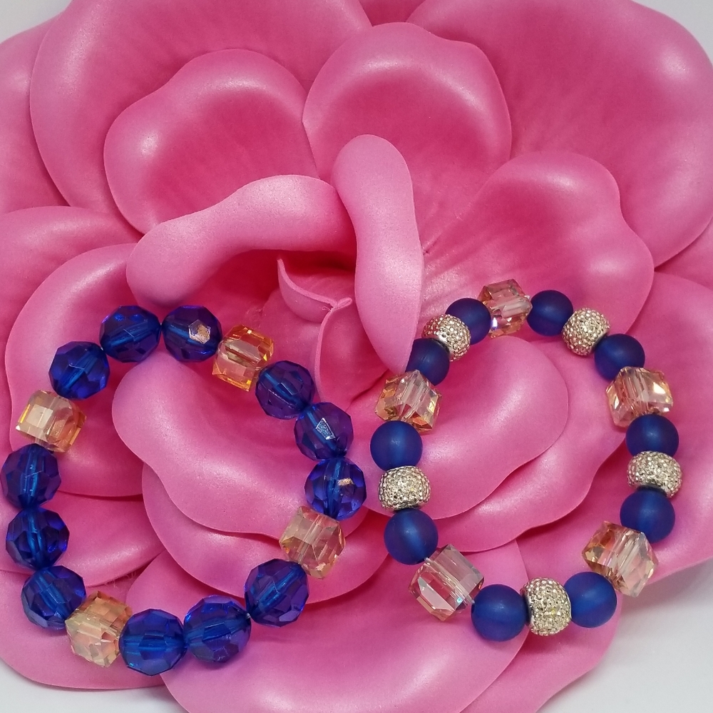 Two-piece blue stretch bracelet